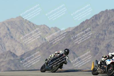 media/Dec-01-2025-Moto Forza (Mon) [[2daa91e15f]]/1-Advanced Group/Session 4 Turn 9/